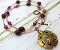 Red Beaded Yarn Cutter Necklace | Gift for Knitters | Pendant Necklace for Knitters | Clover Yarn Cutter |